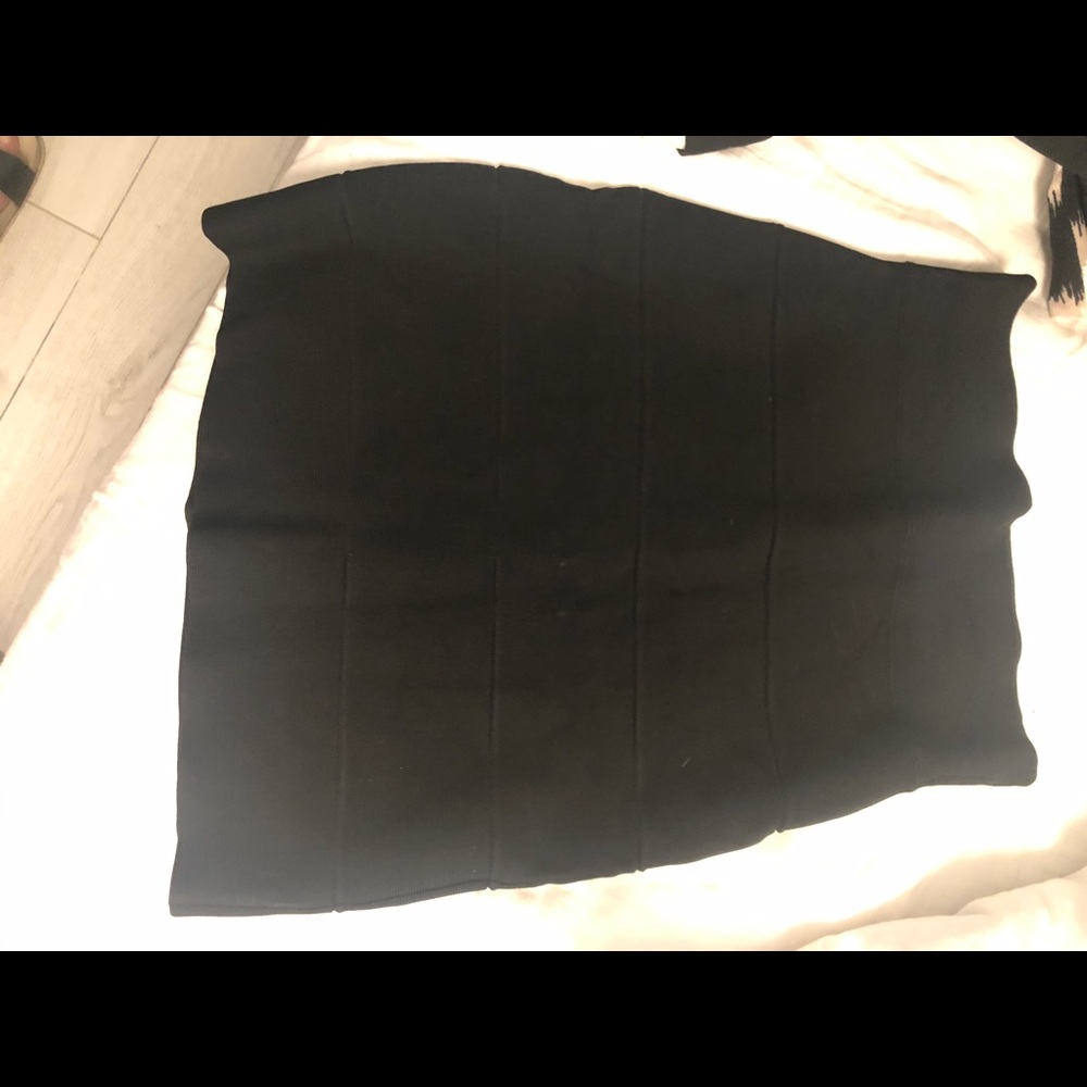 Bcbgmaxazria bandage skirt size medium